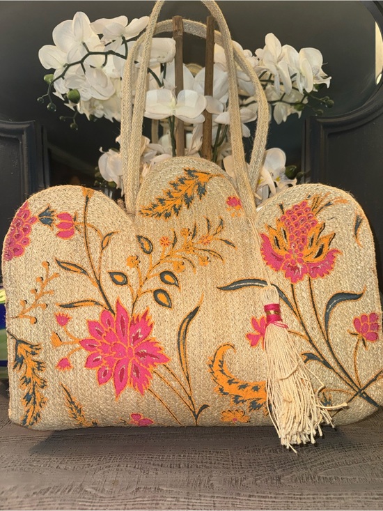 Antik Kraft Handbags - NWT Antik Kraft Embroidered Floral Straw Tote Bag in Natural w/Pink & Orange